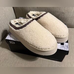 Women's Ivory Crème Aztec Braided Sherpa Platform Slippers Size 8.5 NEW WITH BOX